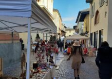 La Guida - In tanti a Boves per la Festa del Babbo Natale