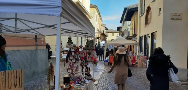 La Guida - In tanti a Boves per la Festa del Babbo Natale