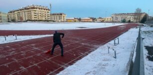 La Guida - Chi toglie la neve dal campo di atletica?