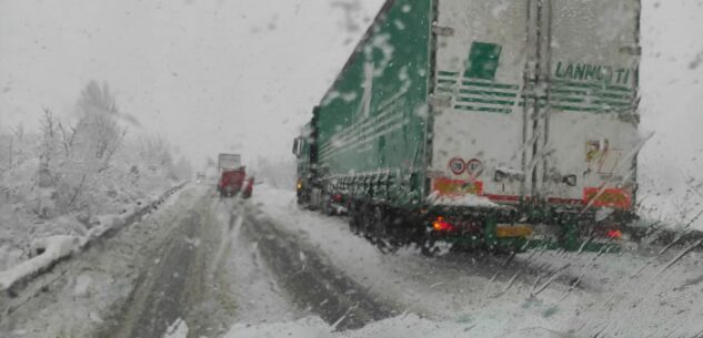 La Guida - Rallentamenti e incidenti sulle strade innevate