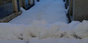 La Guida - La neve non tolta nelle aree cimiteriali: lamentele da Cuneo