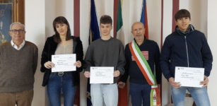 La Guida - Tre studenti premiati dall’amministrazione comunale di Venasca