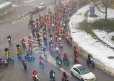 La Guida - Un centinaio di Babbo Natale in moto
