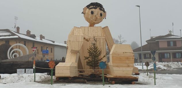 La Guida - Borgo, un gigantesco Pinocchio dà il benvenuto a chi arriva in città