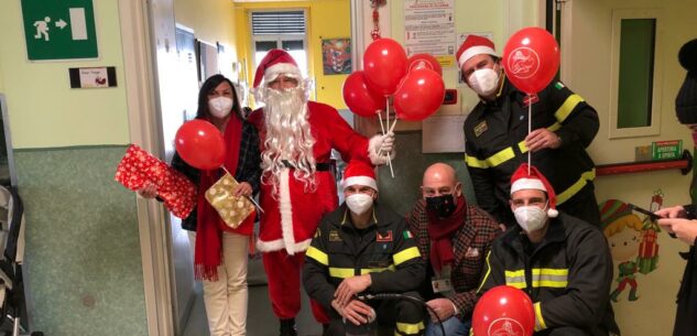 La Guida - Babbo Natale tra i bambini della pediatria del Santa Croce