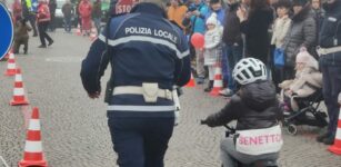 A Cuneo è tornata la Befana del Vigile La Guida - A Cuneo è tornata la Befana del Vigile