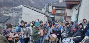 La Guida - A Sampeyre grande festa per la chiamata della Baìo (Video)