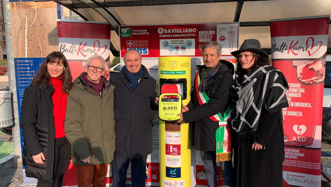 Un nuovo defibrillatore semi automatico a Savigliano