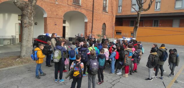 La Guida - La Scuola primaria di Beinette fa visita ai Carabinieri