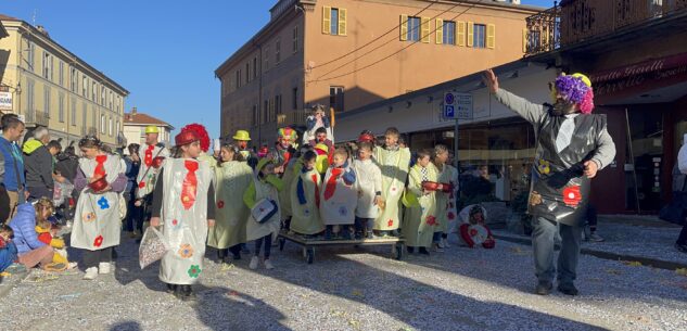 La Guida - Minions, cuochi, pagliacci e molti bambini al Carnevale di Caraglio (video e foto)