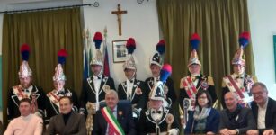 Lo stato maggiore della Baìo di Sampeyre ricevuto in municipio (foto e video) La Guida - Lo stato maggiore della Baìo di Sampeyre ricevuto in municipio (foto e video)