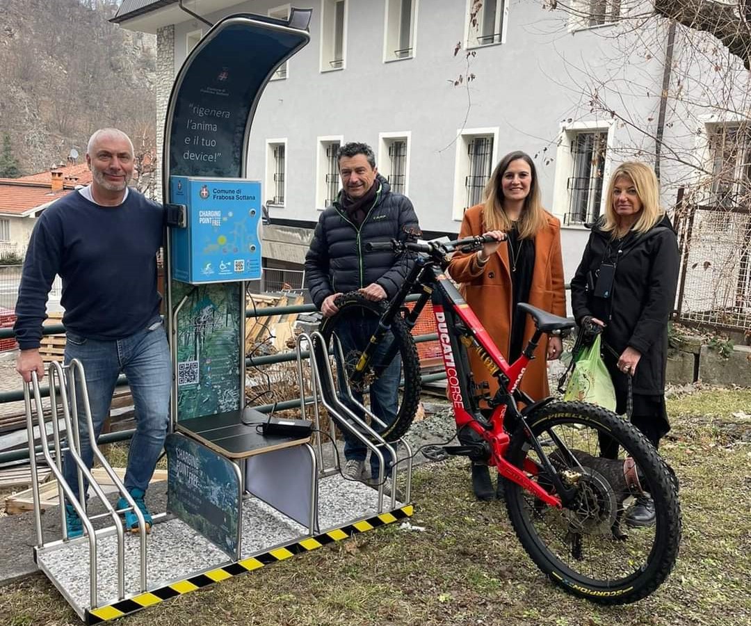 Colonnina per la ricarica di bici elettriche