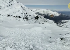 La Guida - Valanga ha travolto uno scialpinista, ferito – Video