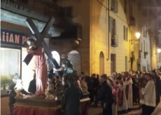 La Guida - Cuneo, grande partecipazione alla Via Crucis cittadina