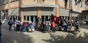 Le Leve festeggiano 17 ospiti della Casa di Riposo La Guida - Le Leve festeggiano 17 ospiti della Casa di Riposo