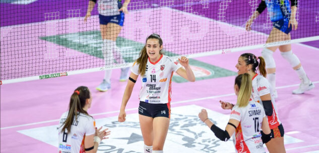 La Guida - Playoff Cuneo Granda, mercoledì 19 al palazzetto gara 2 con Firenze