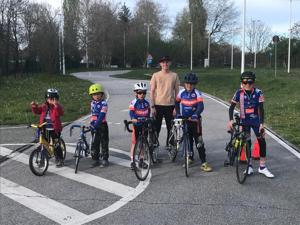 Cuneo - Ciclismo su pista asfaltata di via Porta Mondovì