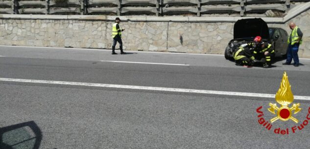 La Guida - Incidente sulla Torino-Savona, auto contro muretto