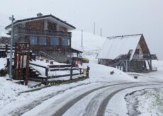 La Guida - Neve di maggio a Castelmagno