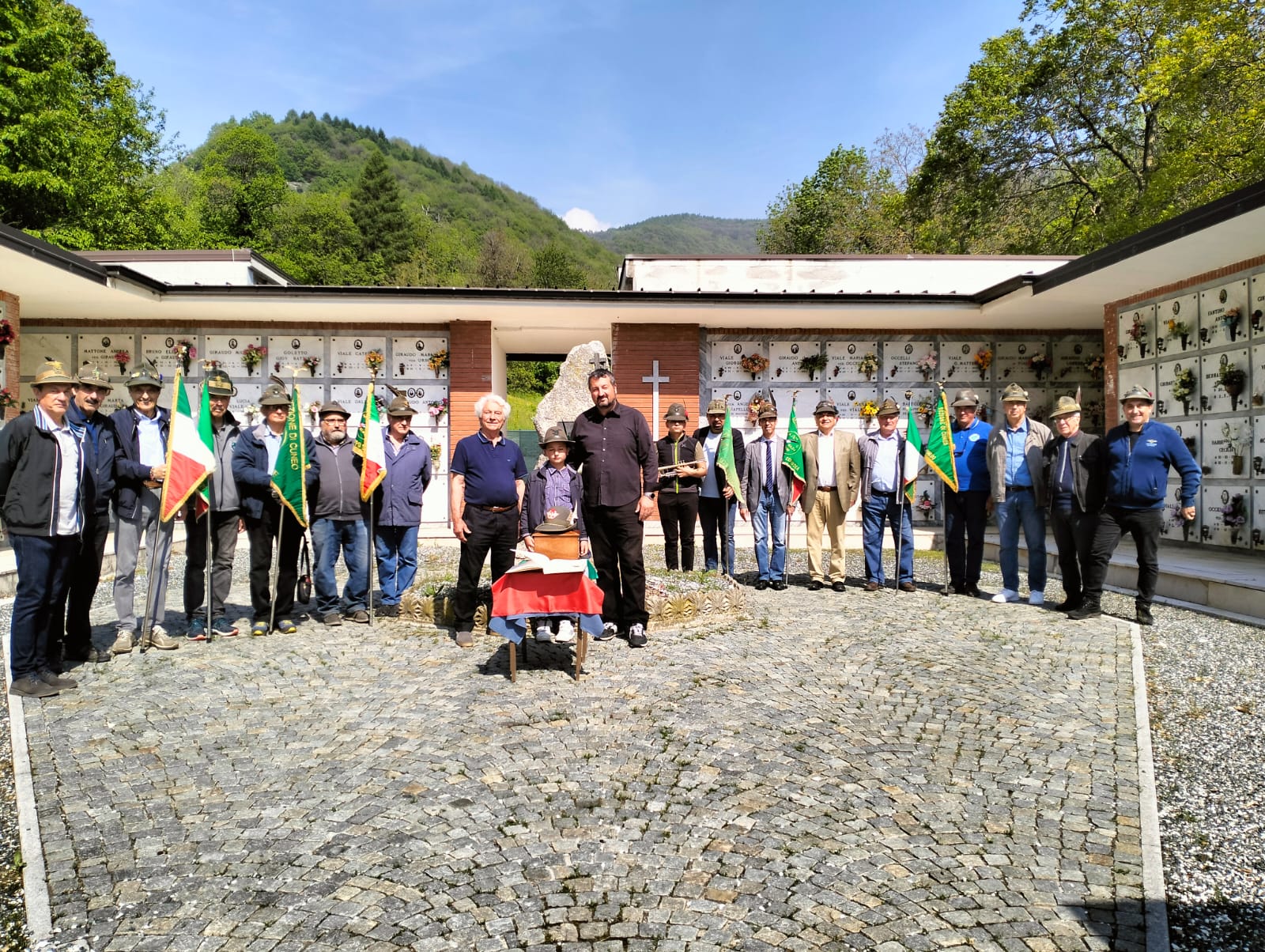 Gli alpini hanno ricordato la figura del generale Giorgio Viale