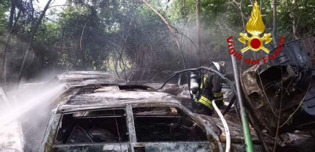 La Guida - Cuneo, auto in fiamme in viale Mistral