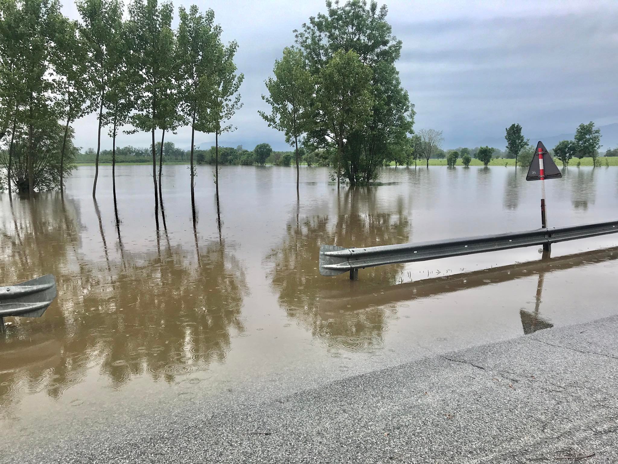 A Verzuolo corsi d’acqua strapieni, alberi tagliati e a Sampeyre ordinanze urgenti (video)