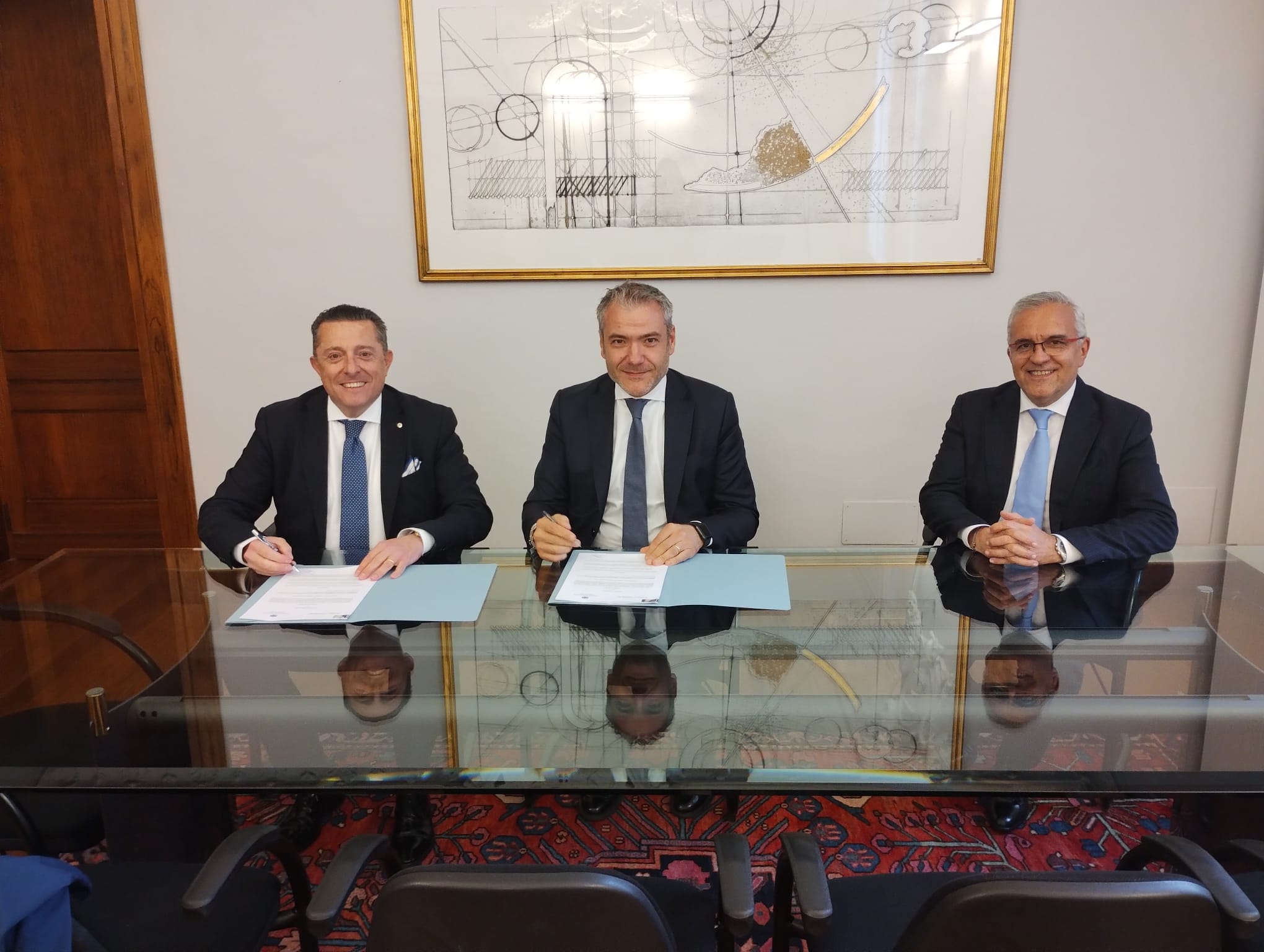 Accordo tra Intesa San Paolo e Confcommercio per sostenere le piccole medie imprese