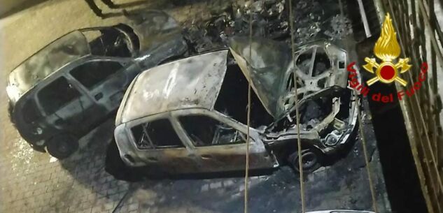 La Guida - Auto in fiamme nella notte a Genola, indagini in corso
