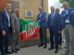 Paolo Zangrilloinaugura la sede di Foza Italia a Fossano