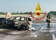 La Guida - Incidente sulla A6 a Marene, un’auto prende anche fuoco