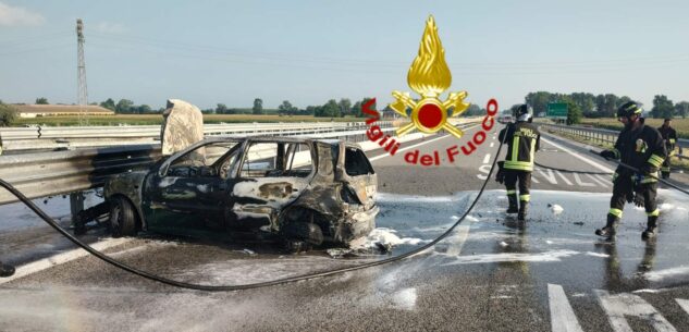 La Guida - Incidente sulla A6 a Marene, un’auto prende anche fuoco
