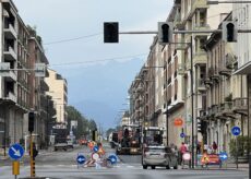 La Guida - Lavori in corso Nizza, lunghe code al semaforo di via Bodina