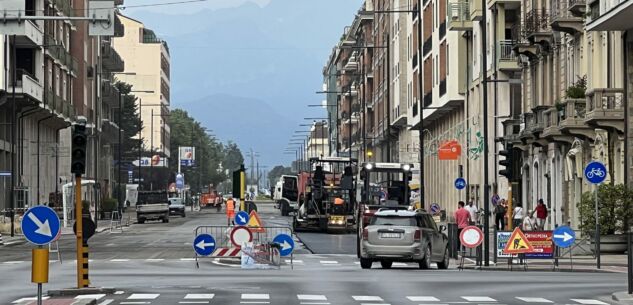 La Guida - Lavori in corso Nizza, lunghe code al semaforo di via Bodina
