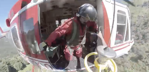 La Guida - Escursionista bloccato sulla Bisalta, recuperato da elicottero e verricello dei vigili del fuoco (video)
