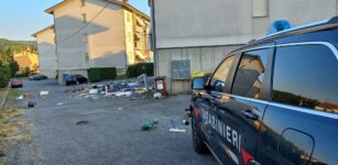 La Guida - Due archi, una balestra, machete e coltelli trovati in casa del “guerriero” di San Michele di Mondovì