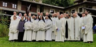 La Guida - Il monastero cistercense di Pra ‘Mill, crocevia di tanti incontri: tra loro tanti giovani