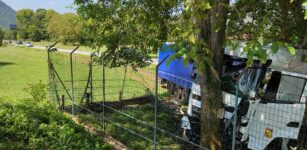 La Guida - Camion esce di strada e finisce contro un albero a Piano Quinto