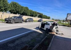 La Guida - Scontro tra due auto in via Cuneo a Mondovì, due feriti