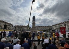 La Guida - Cuneo, dopo 140 anni la statua di Barbaroux torna a splendere (video)
