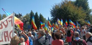 La Guida - La carovana per la pace percorre le strade di Cuneo (foto e video)