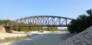 La Guida - La chiusura del ponte di ferro è solo rimandata