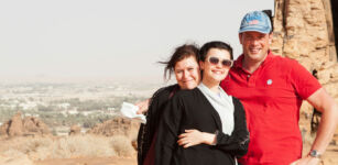 La Guida - Elena, Mauro e Carlotta: quattro anni vissuti accanto al popolo saudita e oggi il “mal di Medio Oriente”