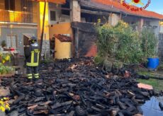 La Guida - Incendio in una legnaia a Carrù