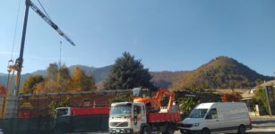 Vignolo, rimosso il tetto dell’ala in piazza Grande La Guida - Vignolo, rimosso il tetto dell’ala in piazza Grande