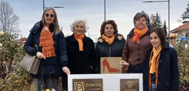 La Guida - Le rose gialle di Zonta Cuneo per le donne vittime di violenza