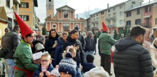 Ultimo giorno del Babbo Natale bovesano La Guida - Ultimo giorno del Babbo Natale bovesano
