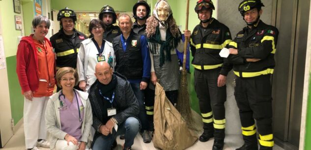 La Guida - La Befana porta doni ai bambini ricoverati all’ospedale di Cuneo