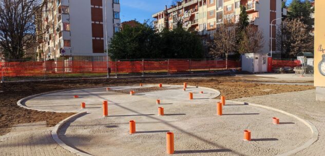 La Guida - In corso i lavori per realizzare le nuove piazze davanti ad alcune scuole di Cuneo