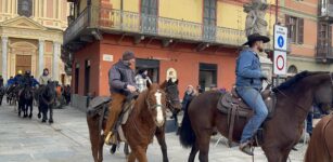 La Guida - Caraglio, sfilata dei cavalli per Sant’Antonio (video e foto)