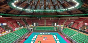 Al Palazzetto dello sport, nuove luci, con riduzione dei consumi del 60%, e nuova acustica La Guida - Al Palazzetto dello sport, nuove luci, con riduzione dei consumi del 60%, e nuova acustica